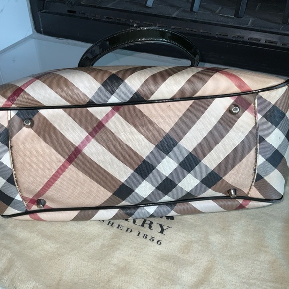 Burberry Supernova Checked Tote w Bag - Picture 9 of 14